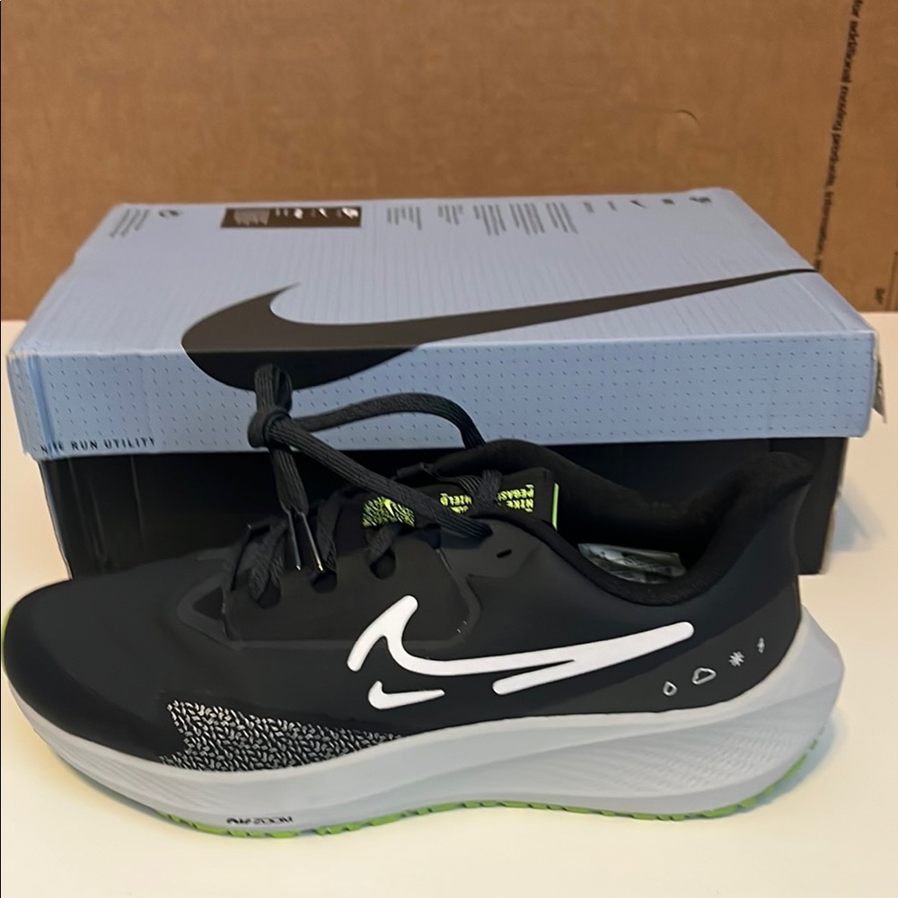 Nike AIR ZOOM PEGASUS SHIELD Black/White/DK Smoke Grey Athletic Sneakers